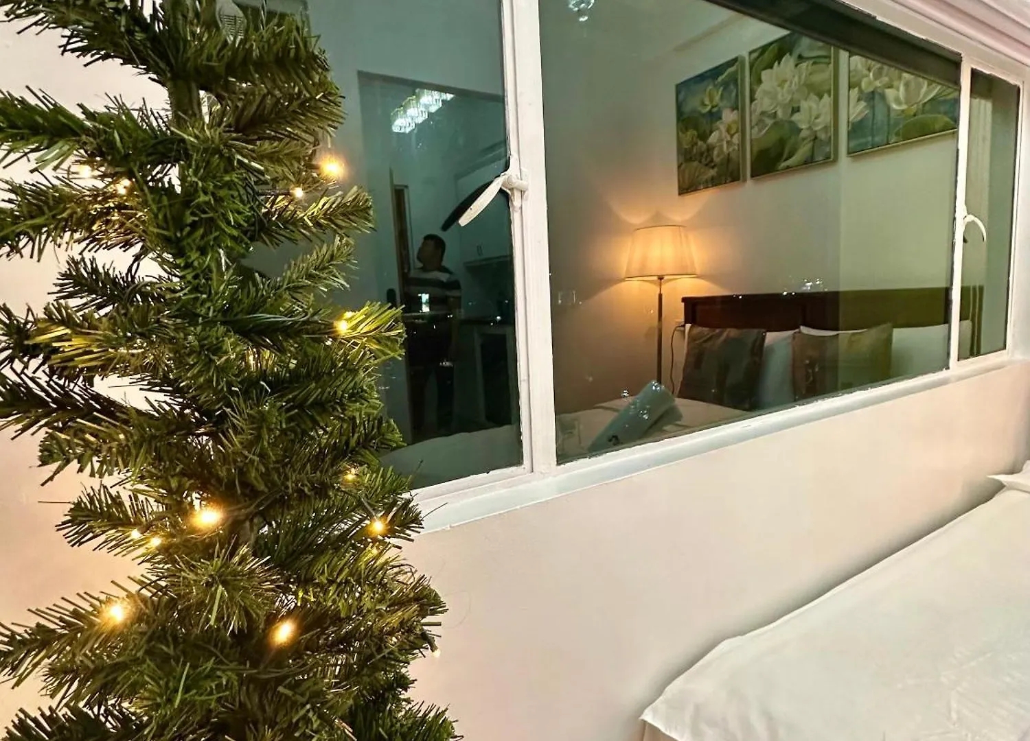 Studio Two Condominium, Alabang - Gold Fiber Wi-Fi -Netflix Ready Muntinlupa City 0*,  Filipinler