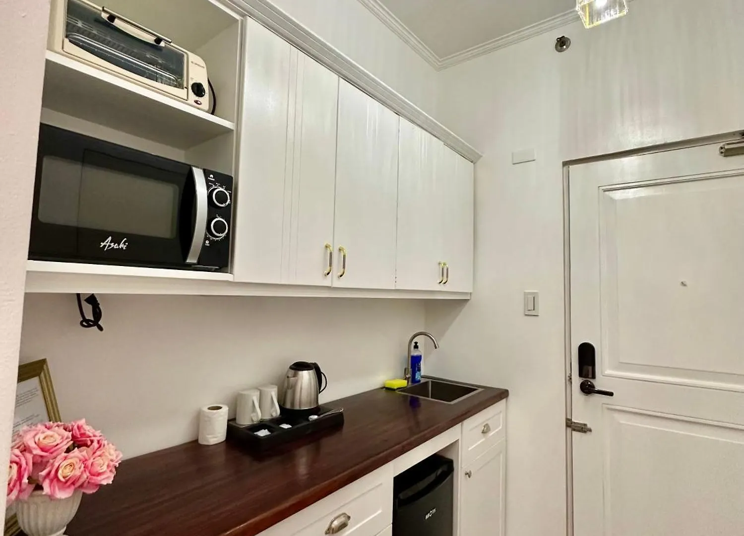 Studio Two Condominium, Alabang - Gold Fiber Wi-Fi -Netflix Ready Muntinlupa City Filipinler